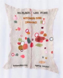 Kitchen Sink Keepsake _Barbara Long | Mujeres Mirando Mujeres | Framkie Dytor