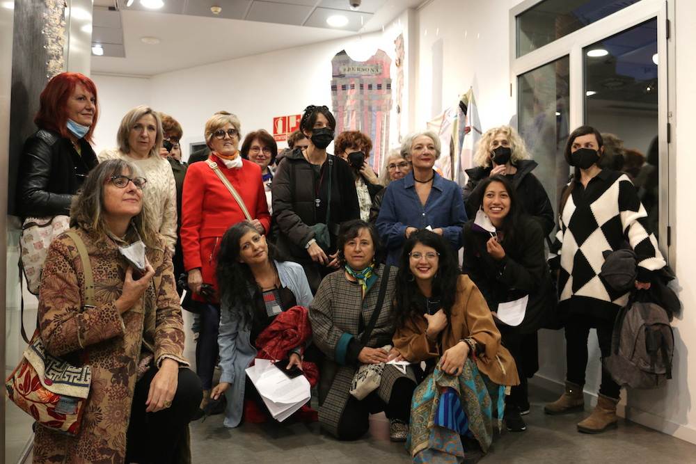 Artistas participantes en Hilaku: Equilibrio, V Encuentro de Arte Textil en Zaragoza, Noviembre 2021 HILAKU - MERCY ROJAS e INDIRA VEGA . Artistas participantes en Hilaku: Equilibrio, V Encuentro de Arte Textil en Zaragoza, Noviembre 2021